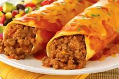 Enchiladas με κιμά και σάλτσα ντομάτας