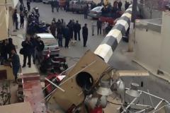 Ένας από τους προβολείς του γηπέδου του ΟΦΗ έπεσε στο δρόμο εξαιτίας του δυνατού αέρα!