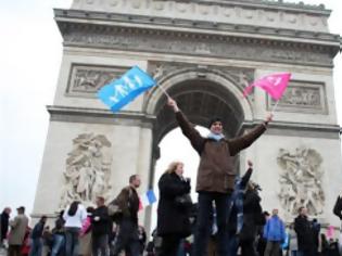 Φωτογραφία για Πλημμύρισε το Παρίσι από διαδηλωτές κατά των γάμων ομοφυλοφίλων