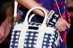Τα αξεσουάρ για spring casual εμφανίσεις