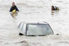 Κρήτη: Αυτοκίνητο με πενταμελή οικογένεια έπεσε στη θάλασσα!