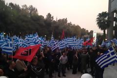 Συμβαίνει τώρα: 800 άτομα της Χρυσής Αυγής έξω από το Mega Channel