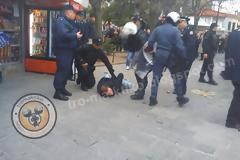 Φωτογραφίες από αναγνώστη για σοβαρό επεισόδιο σήμερα στην παρέλαση της Κοζάνης