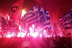 Δυναμική απάντηση της Χρυσής Αυγής στους τουρκολάγνους καναλάρχες του μνημονίου [Photos & Videos]