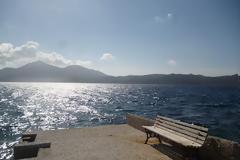 Αγνοώντας τους κοινούς παρανομαστές...
