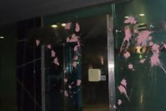 Aυτό είναι το βίντεο με τους βουλευτές της Χρυσής Αυγής να πετούν ταραμά στο MEGA
