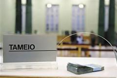 Mεγαλοκαταθέτες «σήκωσαν» εκατοντάδες εκατ. ευρώ όσο ήταν κλειστές οι τράπεζες στην Κύπρο
