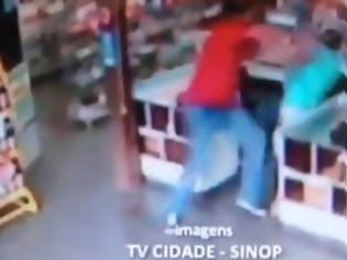 Φωτογραφία για Ληστές σε super market εκτελούν 29χρονο άντρα που προσπάθησε να τους εμποδίσει [video]