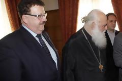 Ο Ρεχάγκελ χάρισε μια μπάλα στον Αρχιεπίσκοπο Ιερώνυμο