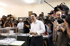 Ο Τσίπρας ιδρύει νεολαία ΣΥΡΙΖΑ και προχωρεί στην… κατάργηση του Συνασπισμού