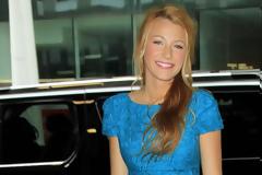 Η Blake Lively και τα μίνι φορέματα