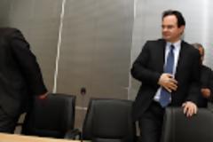 Βόμβα στη Βουλή: Ο Παπανδρέου ενημερωνόταν συνεχώς για τη λίστα Λαγκάρντ ...!!!