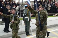 ΒΙΝΤΕΟ ΑΠΟ ΤΗΝ ΣΤΡΑΤΙΩΤΙΚΗ ΠΑΡΕΛΑΣΗ ΣΤΗΝ ΞΑΝΘΗ