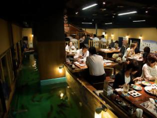 Φωτογραφία για Εκκεντρικό εστιατόριο: Ό,τι ψαρεύεις… τρως!!! (video)