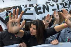 ΚΥΠΡΟΣ / Ασφυξία και πανικός στην αγορά...!!!