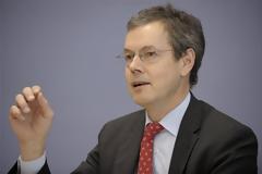 Μπόφινγκερ: Κίνδυνος σε όλη την ΕΕ από το σχέδιο διάσωσης της Κύπρου