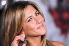 Γιατί η Jennifer Aniston έκανε το σκηνοθέτη της να κλάψει;