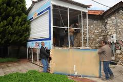 Πάτρα: Kατεδαφίστηκε εγκαταλειμμένο αυθαίρετο που αποτελούσε εστία μόλυνσης