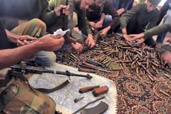 Γαλλία: Δεν θα προμηθεύσει με όπλα τους αντάρτες στη Συρία