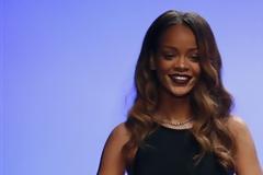 Περιοριστικά μέτρα σε θαυμαστή της έκανε η Rihanna