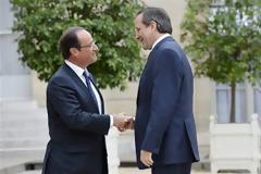 Ειδικό φόρο για τους πλουσίους σκοπεύει να περάσει ο Ολάντ