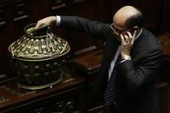 Ιταλία: Δεν κατέθεσε την εντολή ο Μπερσάνι, επαφές με τα κόμματα από Ναπολιτάνο
