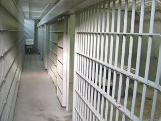 Φωτογραφία για Κινητά στα κελιά των ληστών της Κοζάνης