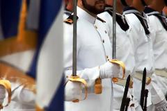 Η Χρυσή Αυγή στο πλευρό των ενστόλων: Τροπολογία υπέρ Αποστράτων
