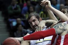 Μεγάλη νίκη στην Πόλη ο Ολυμπιακός και...φουλ για τη 2η θέση