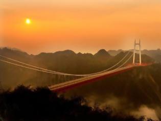 Φωτογραφία για ΚΙΝΑ Δείτε τη μεγαλύτερη κρεμαστή γέφυρα στον κόσμο!