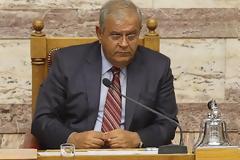 ΣΥΜΒΑΙΝΕΙ ΤΩΡΑ: Υπό δρακόντεια μέτρα ασφαλείας η κηδεία του Θανάση Νάκου στο Βόλο