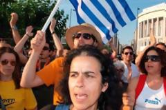 Συνάντησαν στελέχη της Task Force και άρχισαν να φωνάζουν «Troika go home»
