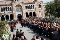 «Λαϊκό προσκύνημα» στην κηδεία του Αθανάσιου Nάκου