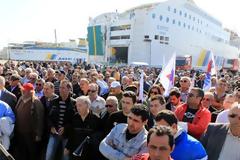 Σε απεργιακή ετοιμότητα οι ναυτικοί σε όλη τη χώρα