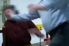 Ξύλο σε δημοτικό συμβούλιο: Δήμαρχος χαστούκισε σύμβoυλο της μειοψηφίας! - Δείτε το video