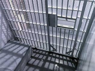 Φωτογραφία για Ηρωίνη, κινητά τηλέφωνα και το σχέδιο της απόδρασης βρέθηκαν στις Φυλακές Τρικάλων