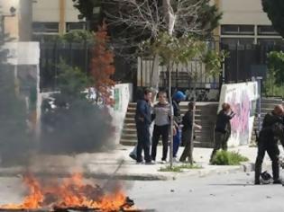 Φωτογραφία για Ελεύθεροι οι 53 προσαχθέντες για τα επεισόδια στο Βόλο