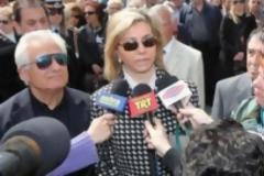 Έδιωξαν τη Ζέτα Μακρή από την κηδεία του Θανάση Νάκου
