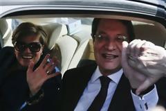 Συγγενής του Αναστασιάδη μετέφερε 21 εκ. ευρώ τρεις ημέρες πριν το «κούρεμα»