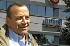 Ο εκδότης Γιώργος κήρυξε τον πόλεμο κατά πάντων...!!!