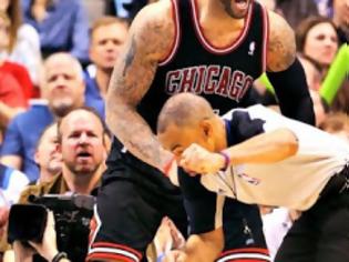 Φωτογραφία για Δεν ξανάγινε τέτοια μπουνιά σε διαιτητή! (vid)