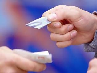 Φωτογραφία για Διακίνηση και χρήση ναρκωτικών έξω από το κτήριο της Νομικής