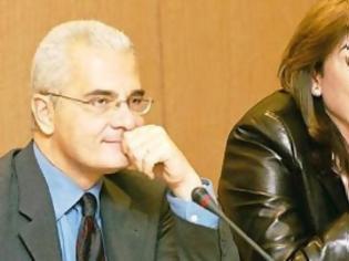 Φωτογραφία για Η Ντόρα ράβει κι ο Πρετεντέρης κόβει…