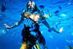 Η εντυπωσιακή υποβρύχια φωτογράφιση της Ζέτας Μακρυπούλια!