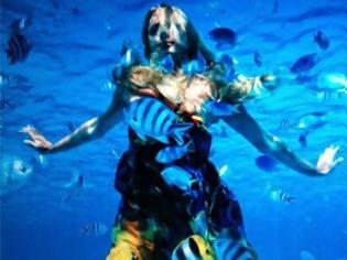 Φωτογραφία για Η εντυπωσιακή υποβρύχια φωτογράφιση της Ζέτας Μακρυπούλια!