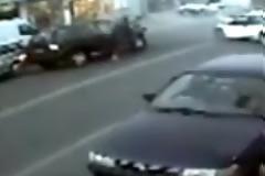 Το βίντεο του τροχαίου με έγκυο και τρία παιδιά στο ένα αυτοκίνητο