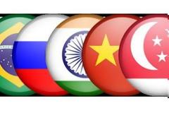 «Η νέα τράπεζα από τις BRICS δεν θα είναι ανταγωνιστική»