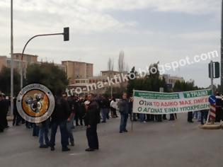 Φωτογραφία για ΣΥΜΒΑΙΝΕΙ ΤΩΡΑ: Κλειστή η Μεσογείων από εργάτες των ναυπηγείων Σκαραμαγκά