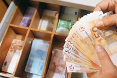 1,7 δισ. στο συρτάρι της γραφειοκρατίας...!!!