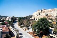 Απομάκρυνση τραπεζοκαθισμάτων από τη Διονυσίου Αεροπαγίτου
